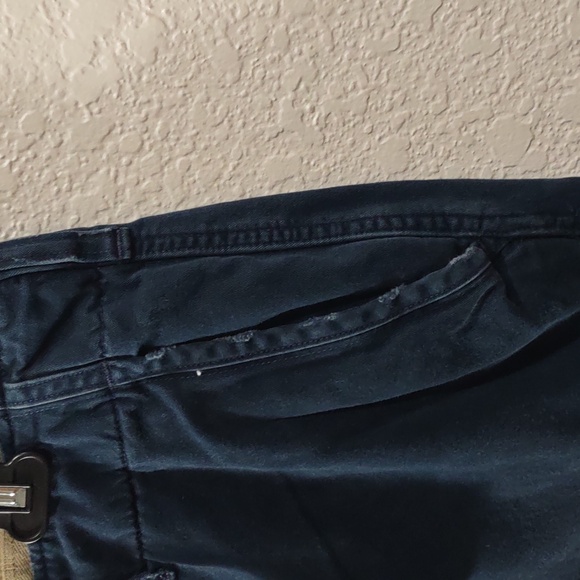 ABERCROMBIE SHORTS. - Picture 16 of 17